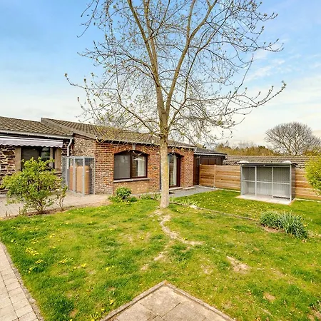 Le Preau, Honden Vriendelijke In Ardennen * 라로셰안알데네