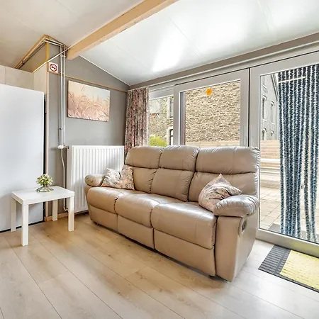 Le Preau, Honden Vriendelijke In Ardennen *