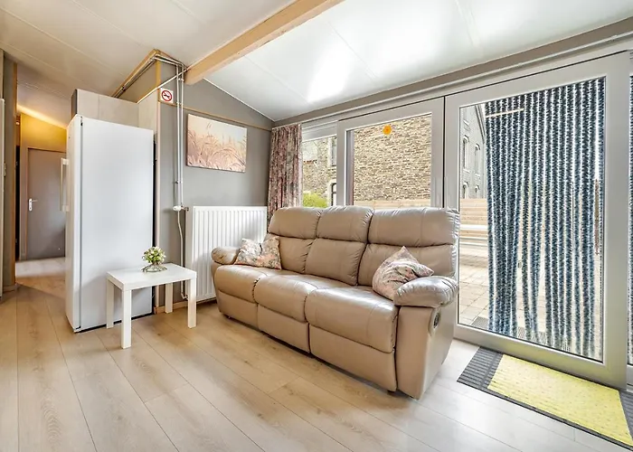 Le Preau, Honden Vriendelijke In Ardennen *